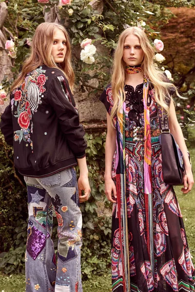 Look 15